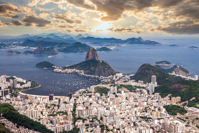 Reviver Centro: De Passado Icônico a Futuro Vibrante